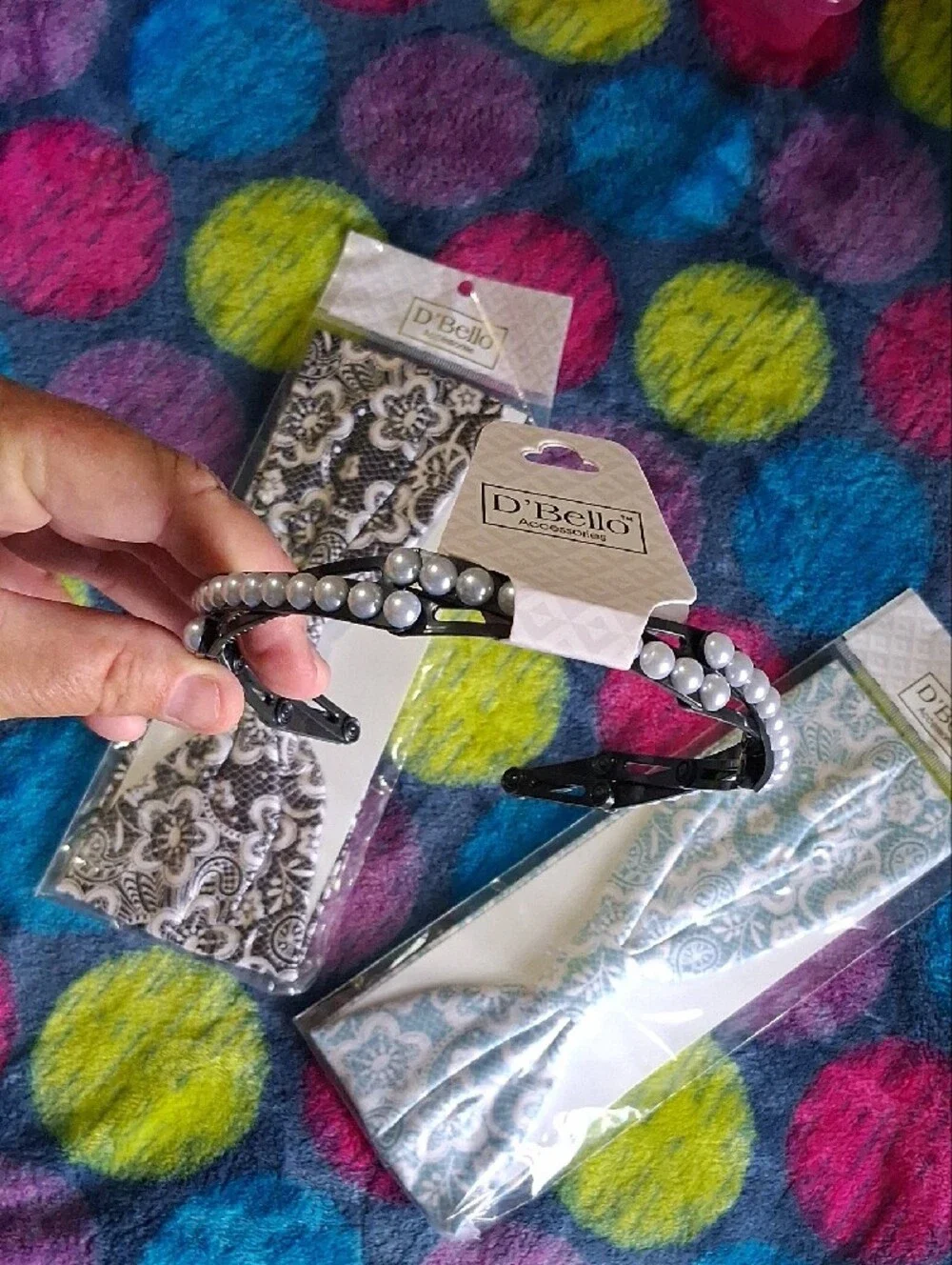 YOU GET ALL 4. 2 HEAD BANDS,BLACK AND TURQUOISE, 1 HAIR BAND W/ PEARLS, AND 1 CL